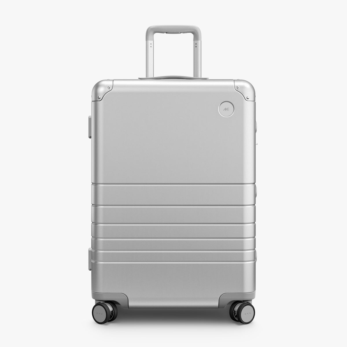 Aspen Silver | Front view of Aluminum Check-In Medium in Aspen Silver